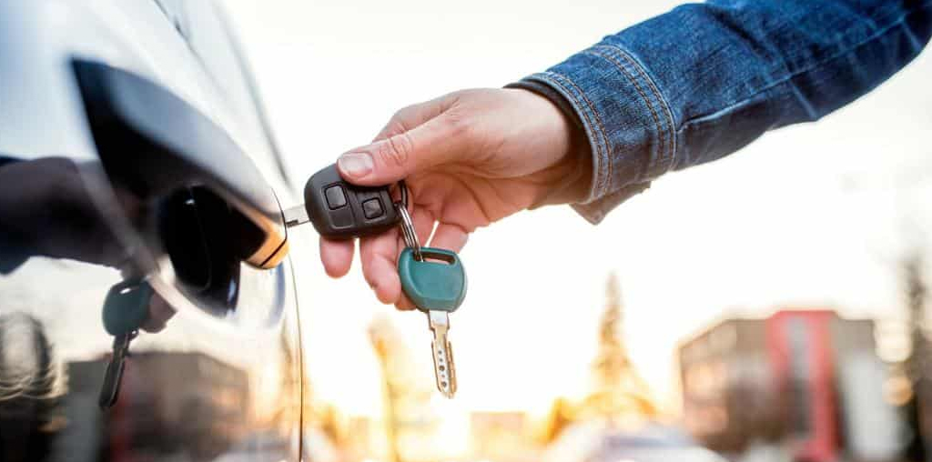 Avtomobil qapılarının açılması